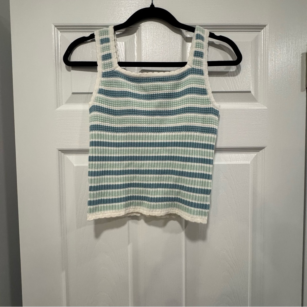 NOT FOR SALE
Abercrombie kids NWT Striped Knit Tank Top - Blue and White 11/12